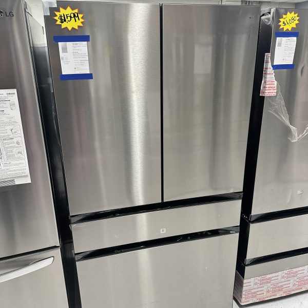 SAMSUNG bespoke 29 cu.ft 4-door french door smart refrigerator with beverage center in stainless steel